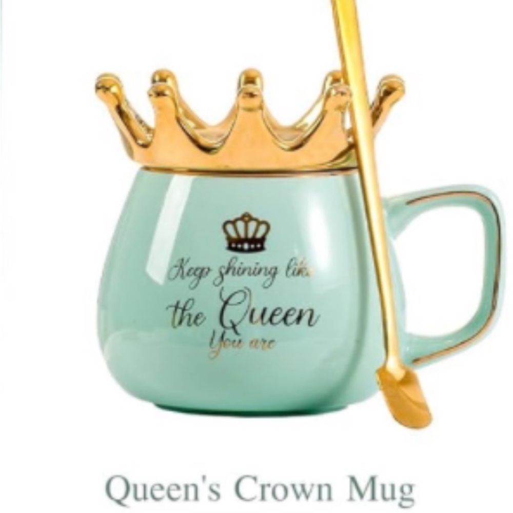 Queen Ceramic Coffee Tea/ Coffee Mug Cup Gold Lettering & Trim  Gold Crown Lid